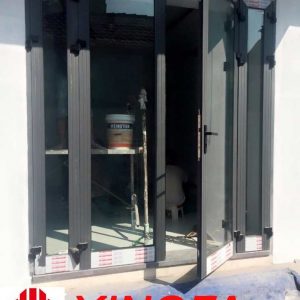 Cửa Đi Mở Quay Nhôm XingFa Hệ 55 7 cua di 2 canh mo quay-vach kinh