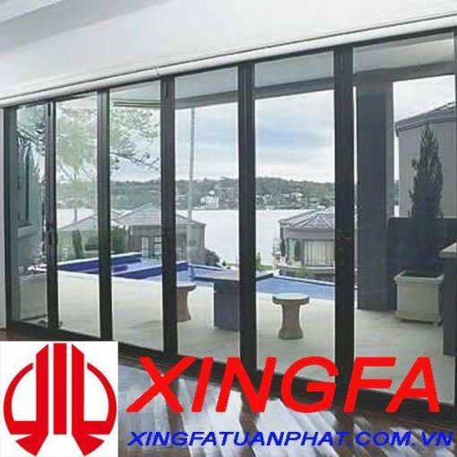 cua nhom xingfa sau canh truot gap