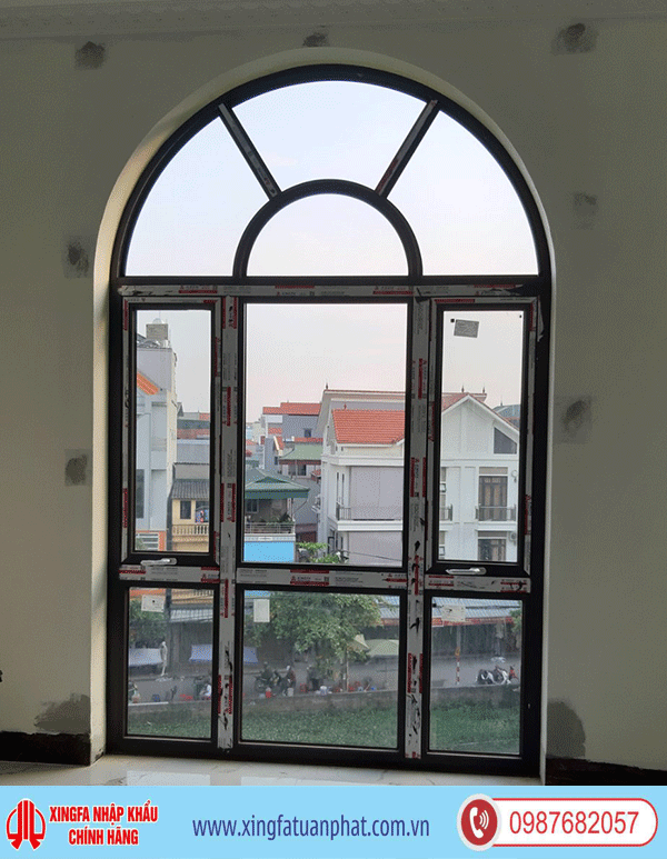 Cửa sổ mở hất kết hợp uốn vòm Cua so mo hat ket hop uon vom