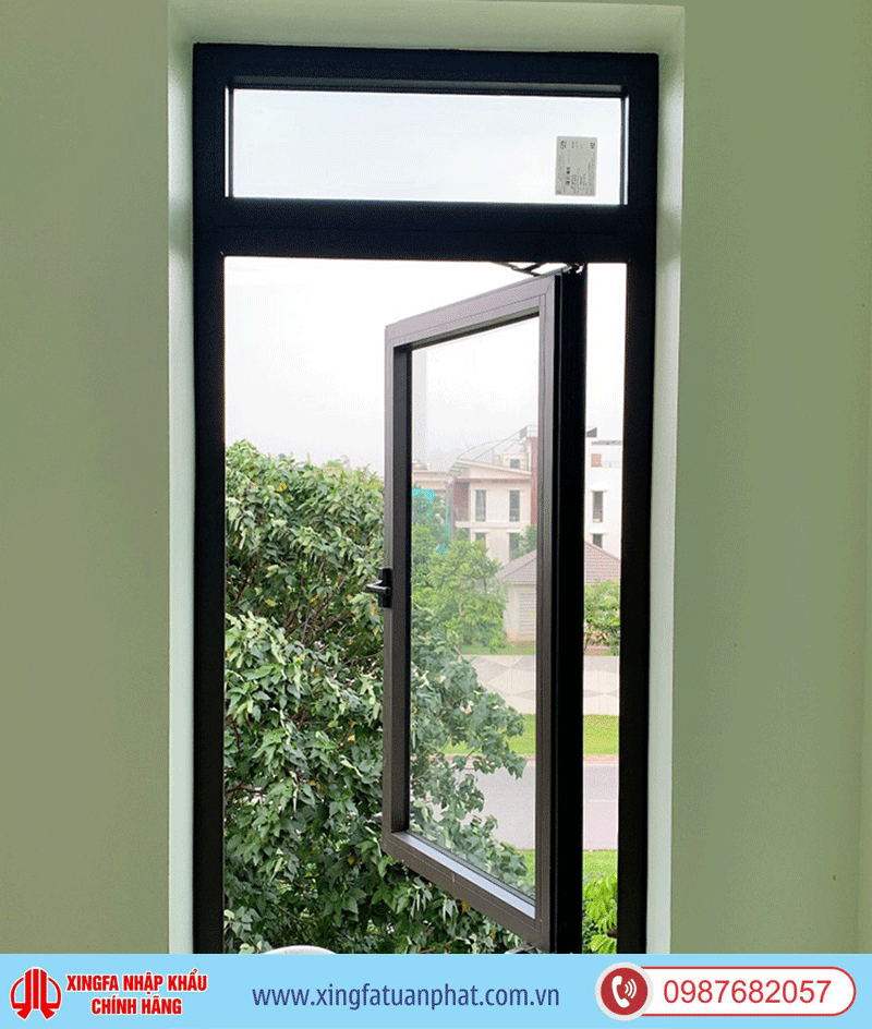 Cửa sổ mở quay 1 cánh kết hợp vách kính cố định Cua so mo quay 1 canh ket hop vach kinh co dinh